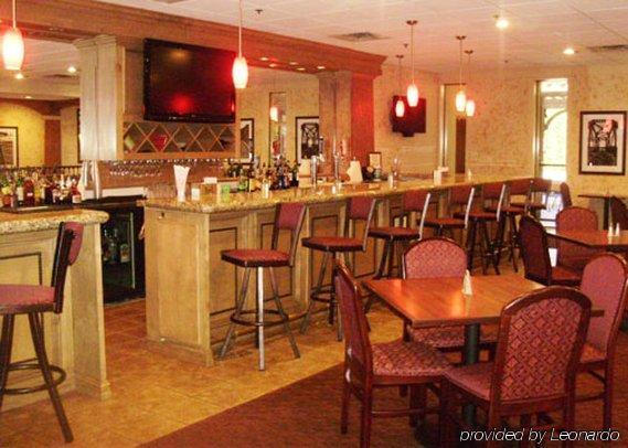 Clarion Inn Tulsa International Airport المطعم الصورة