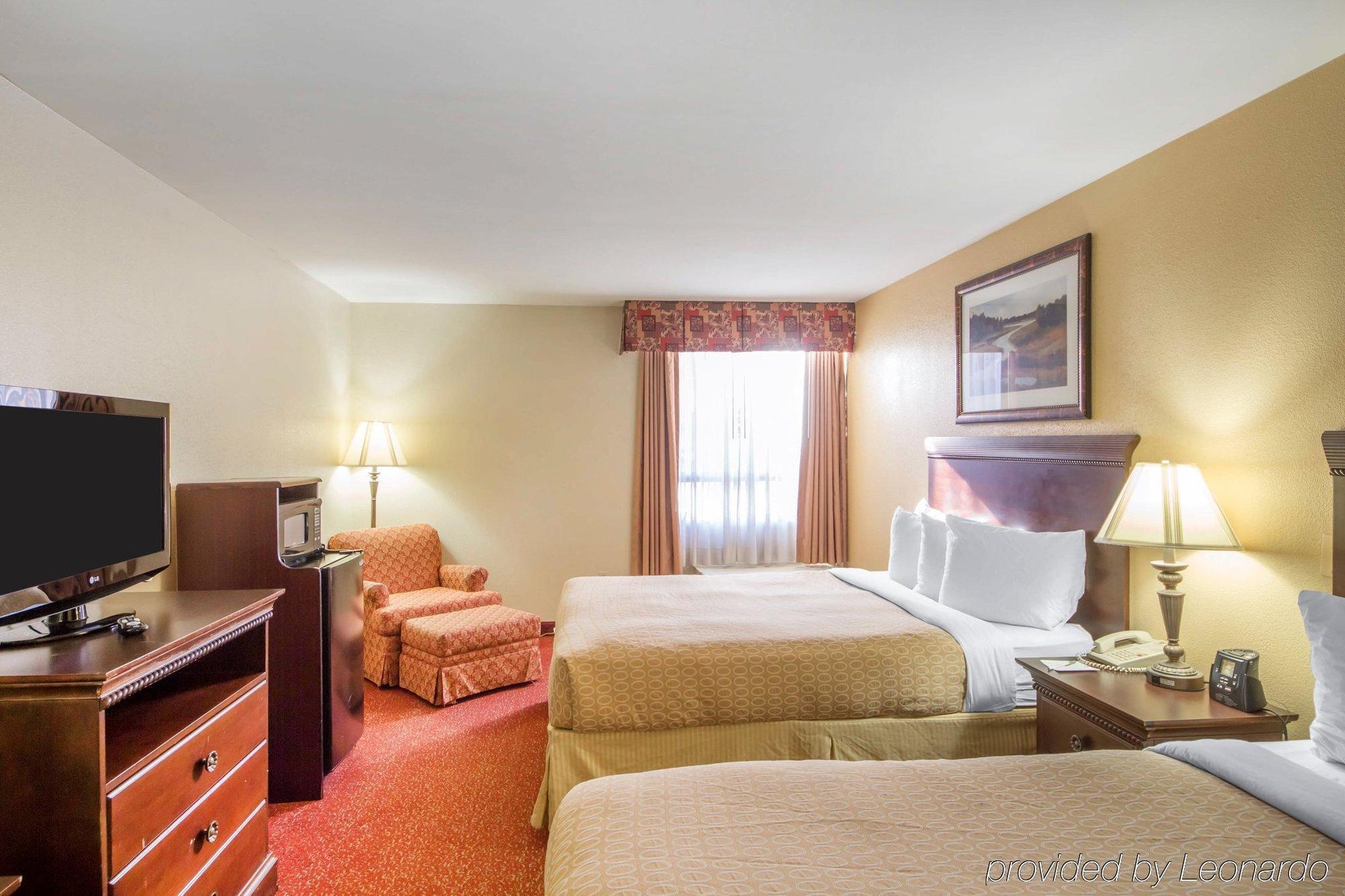 Clarion Inn Tulsa International Airport المظهر الخارجي الصورة