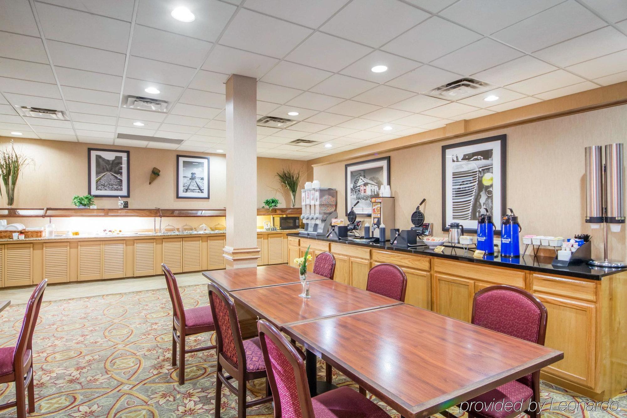 Clarion Inn Tulsa International Airport المظهر الخارجي الصورة