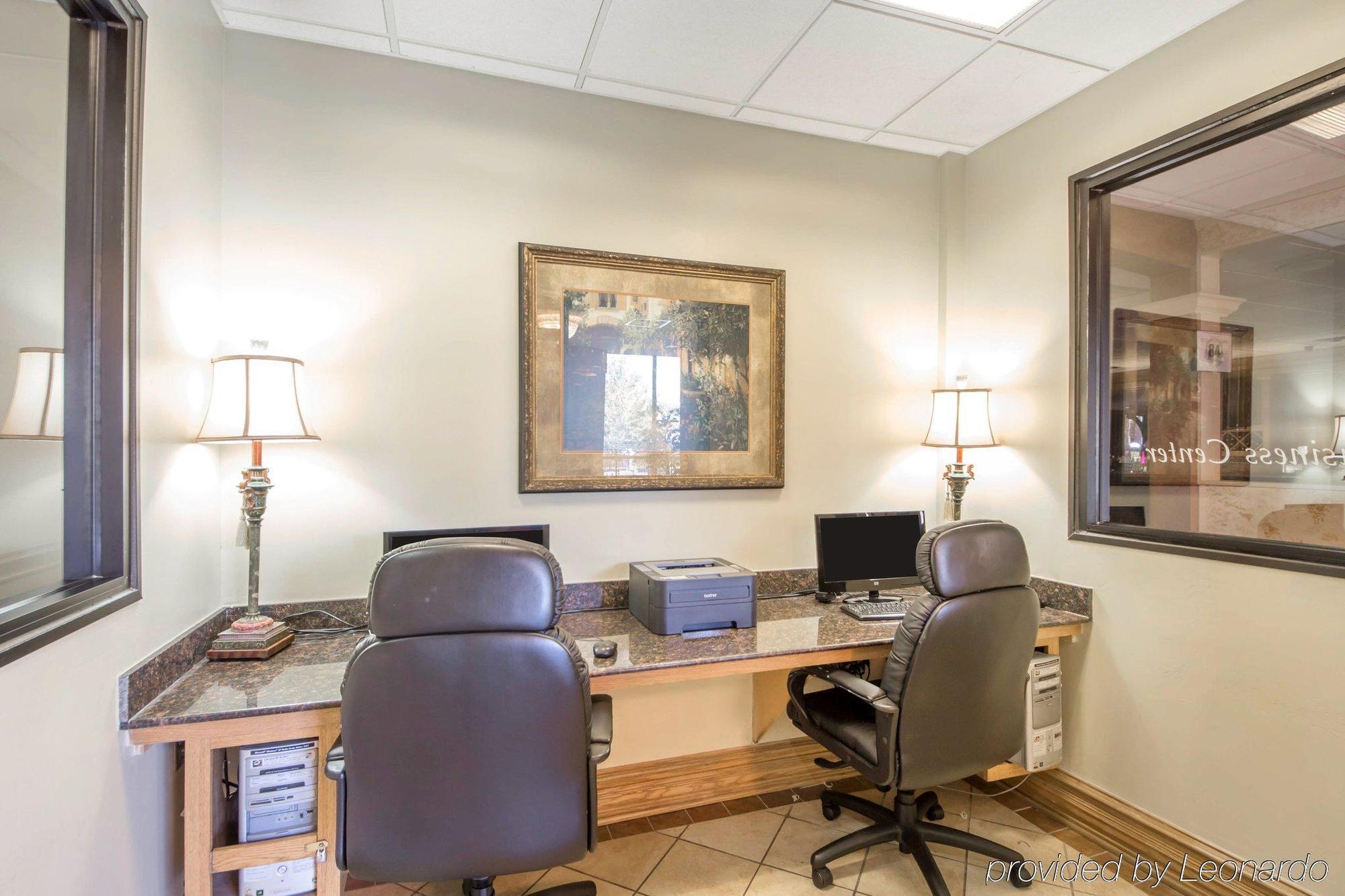 Clarion Inn Tulsa International Airport المظهر الخارجي الصورة