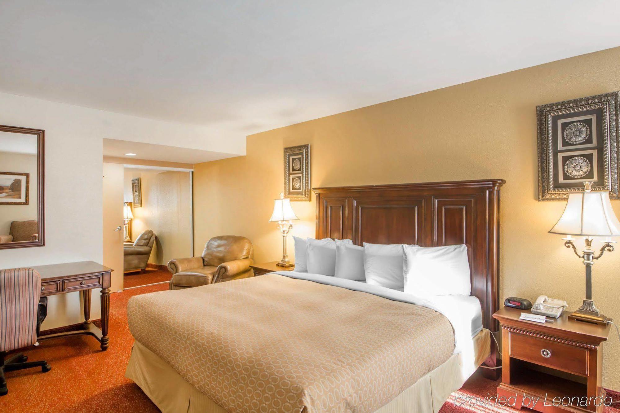 Clarion Inn Tulsa International Airport المظهر الخارجي الصورة